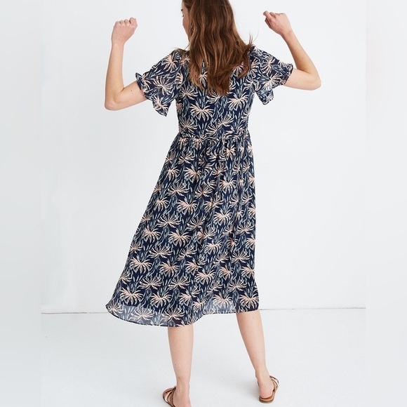 MADEWELL Ruffle-Sleeve Midi Dress in Oasis Palms SIZE XS - Picture 2 of 14